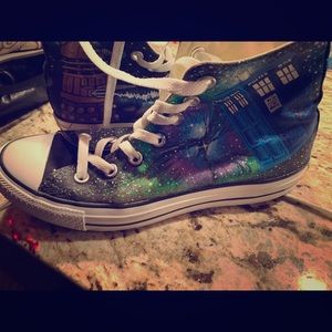 Doctor Who Converse